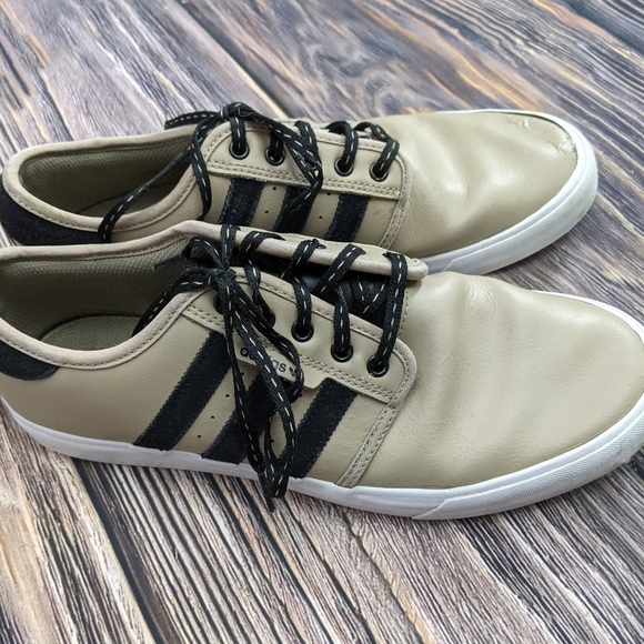 Mens size 10 Adidas Seeleys shoes - Picture 4 of 7